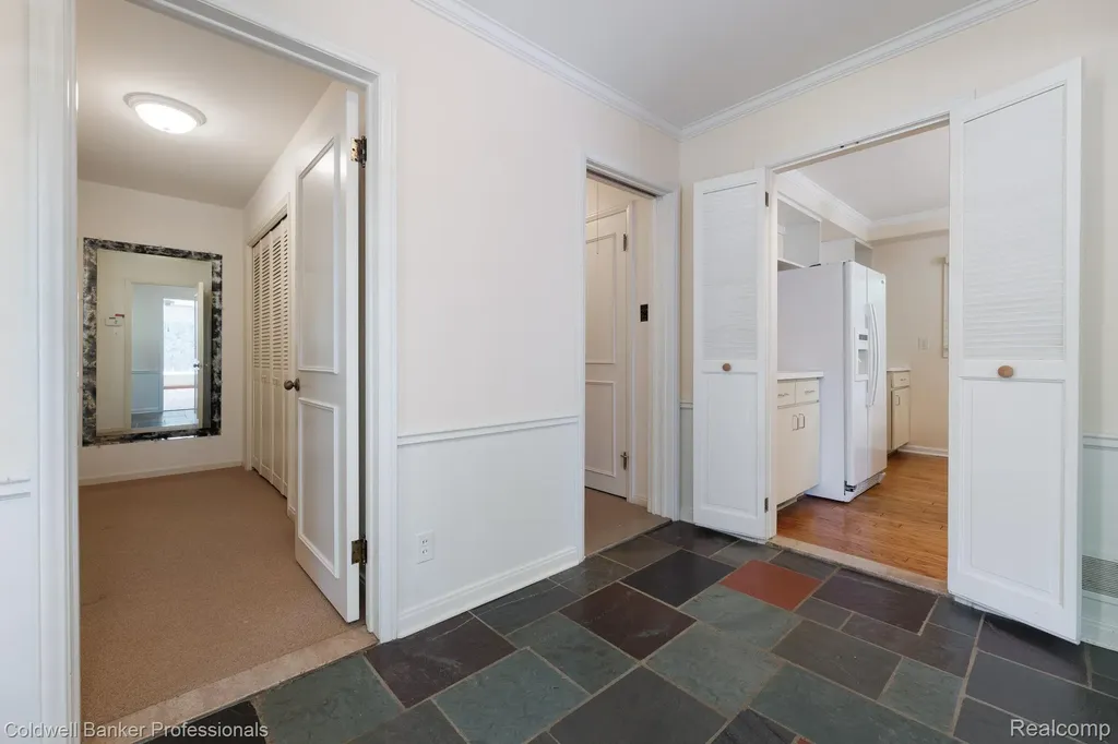 1018 Harvard Road Grosse Pointe Park City MI 48230