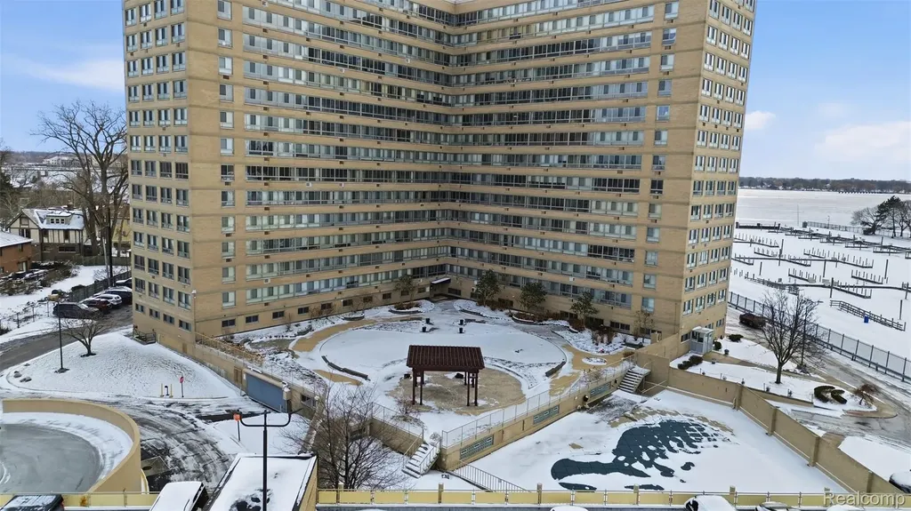 8900 E Jefferson Avenue Detroit City MI 48214