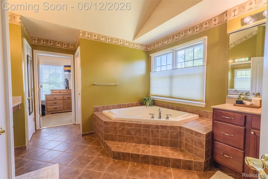 1976 Scenic Drive Milford Charter Township MI 48380