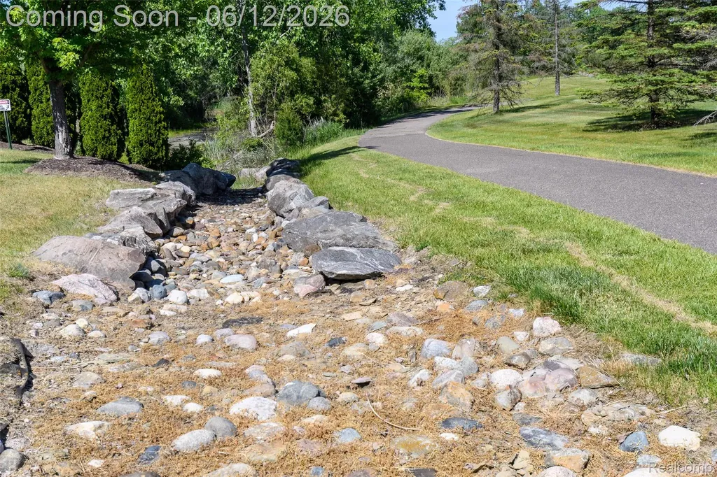 1976 Scenic Drive Milford Charter Township MI 48380