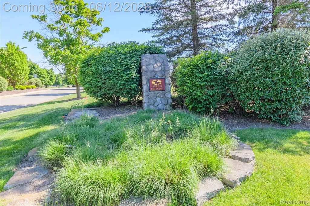 1976 Scenic Drive Milford Charter Township MI 48380