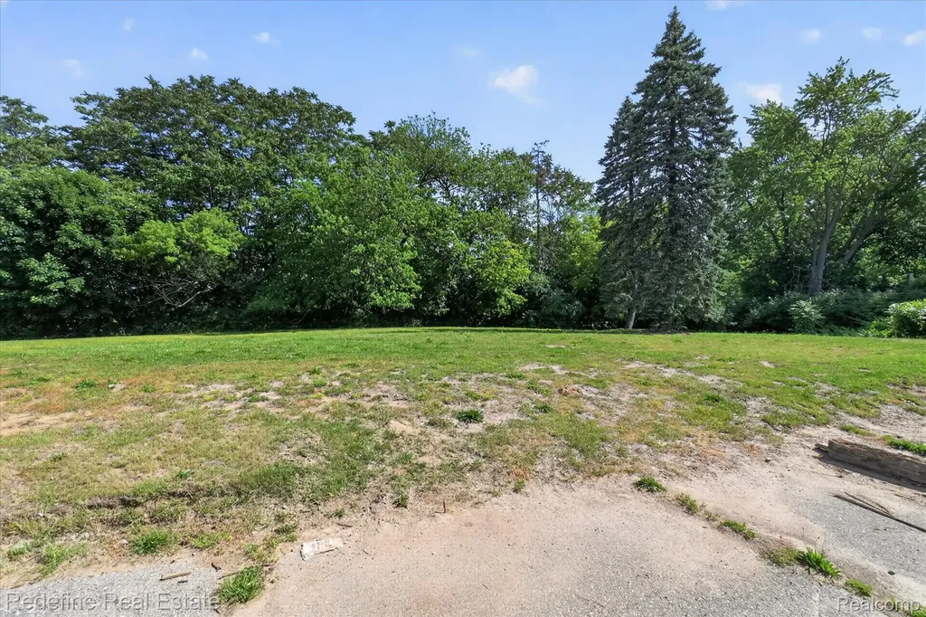8304 Lanewood Street Westland City MI 48185