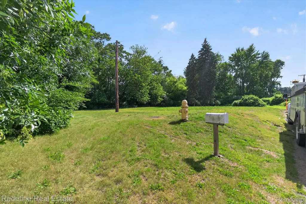 8304 Lanewood Street Westland City MI 48185