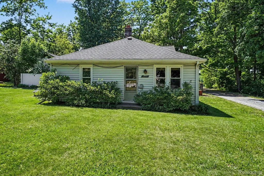 3931 S Shore Drive Elba Township MI 48446