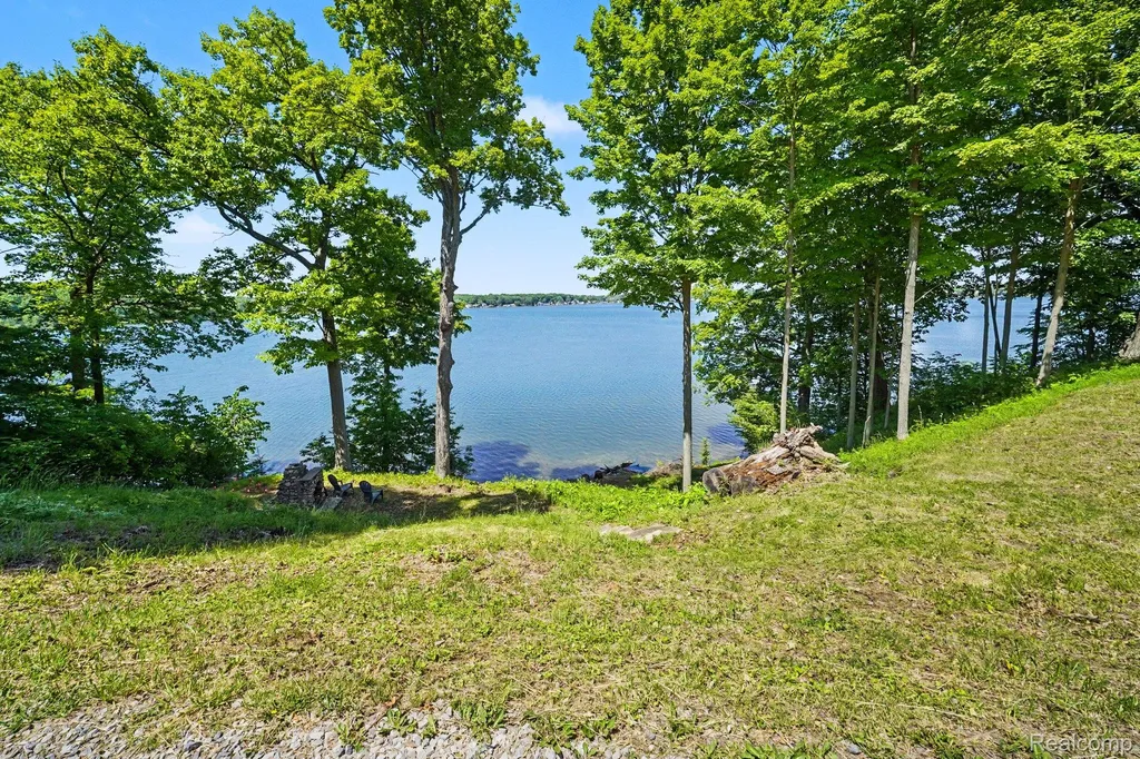 3931 S Shore Drive Elba Township MI 48446