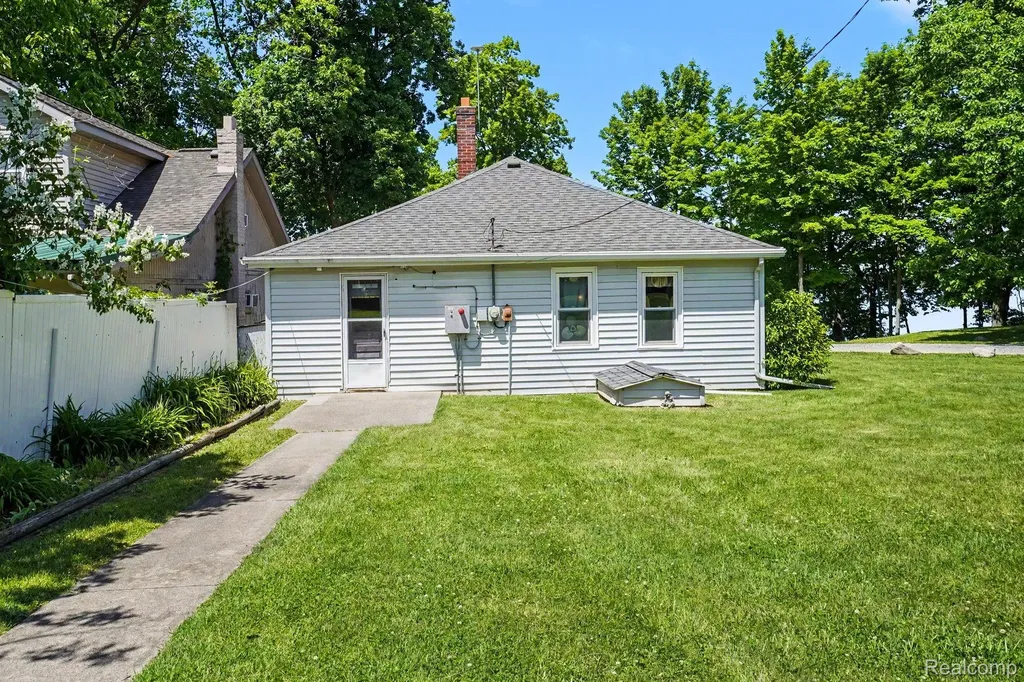 3931 S Shore Drive Elba Township MI 48446
