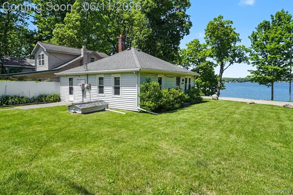 3931 S Shore Drive Elba Township MI 48446