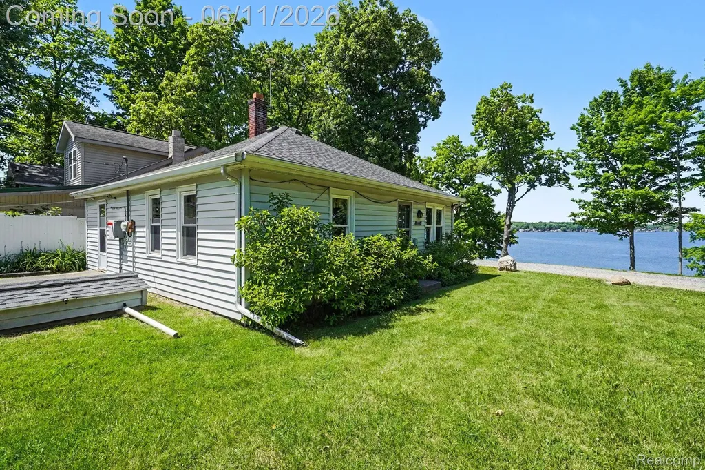 3931 S Shore Drive Elba Township MI 48446
