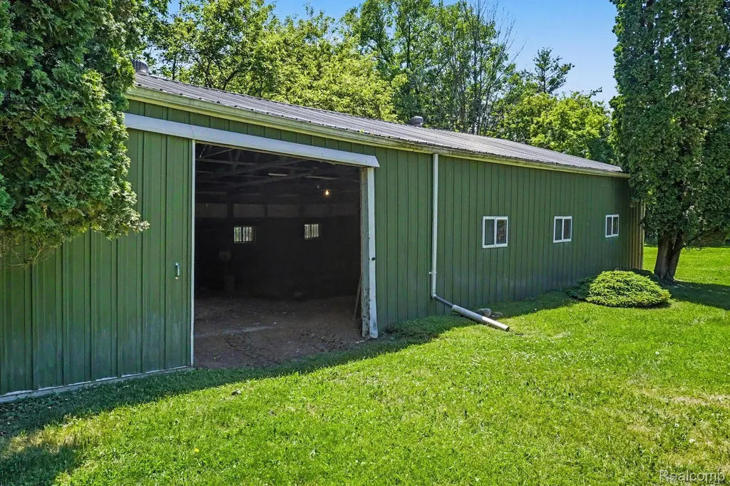 3931 S Shore Drive Elba Township MI 48446