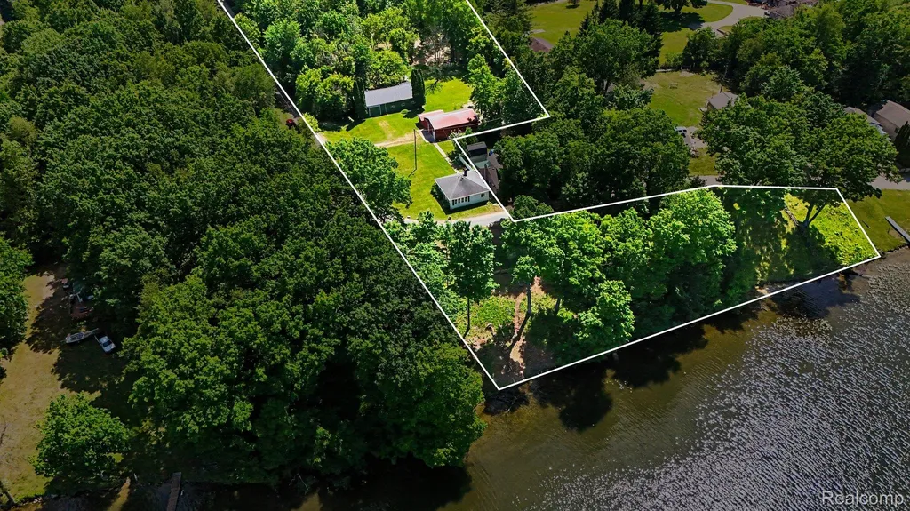 3931 S Shore Drive Elba Township MI 48446