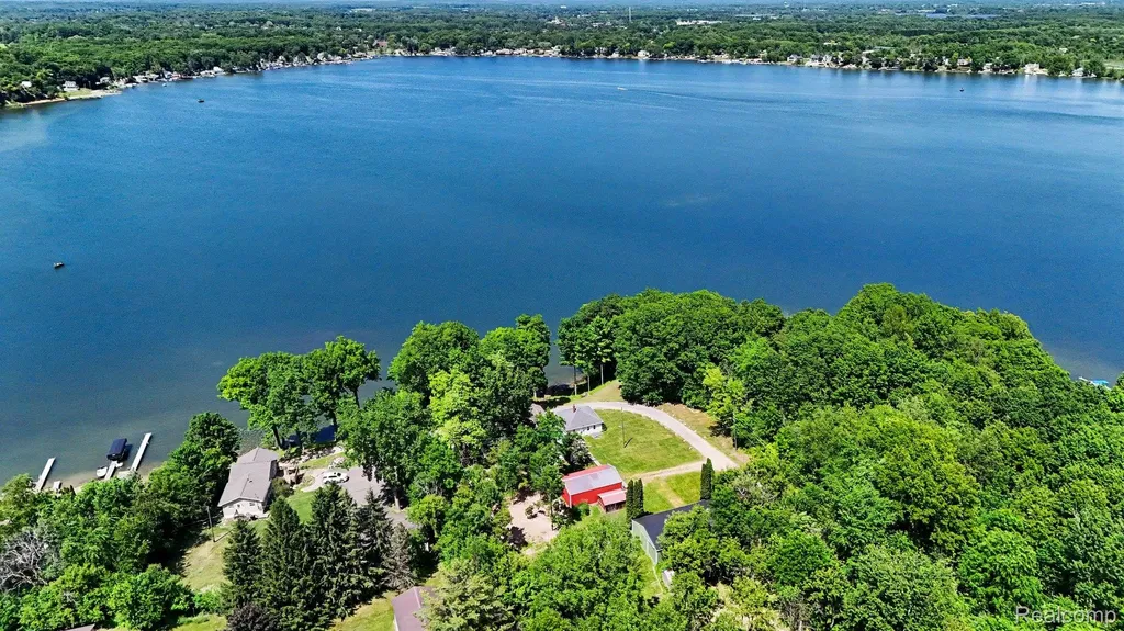 3931 S Shore Drive Elba Township MI 48446