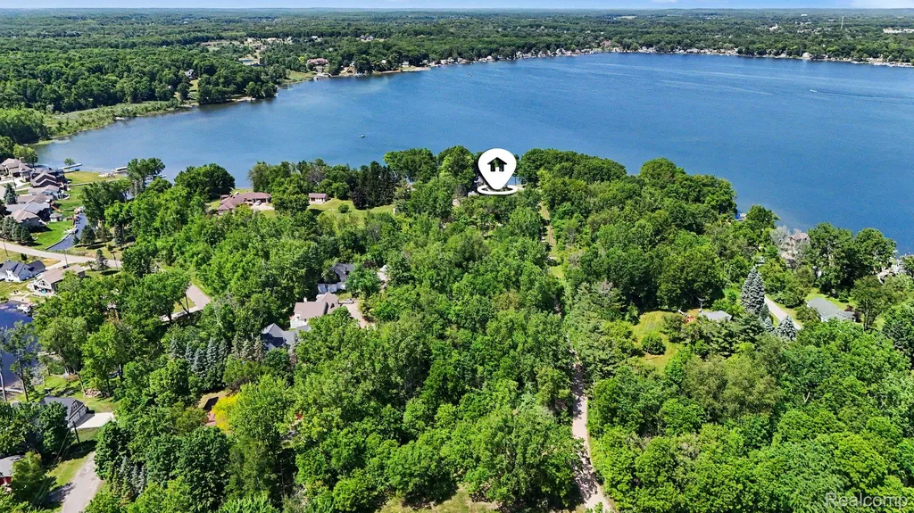 3931 S Shore Drive Elba Township MI 48446