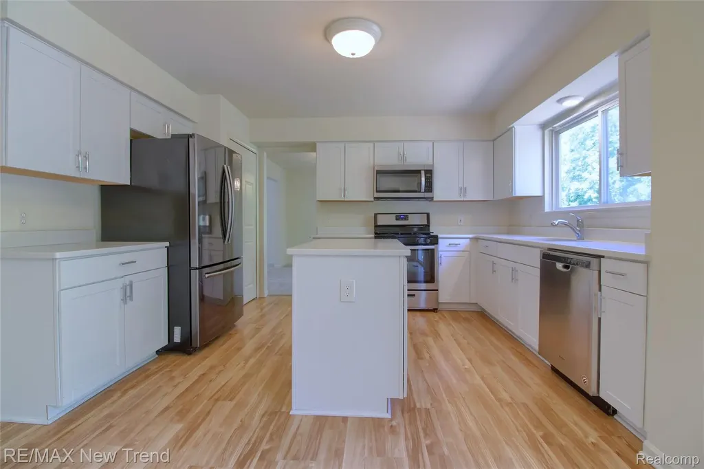 140 Cherry Grove Lane Commerce Charter Township MI 48390