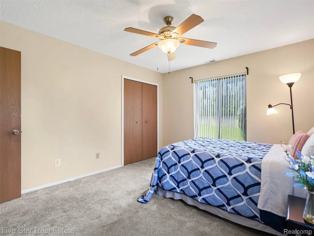 15012 Island Drive Sterling Heights City MI 48313