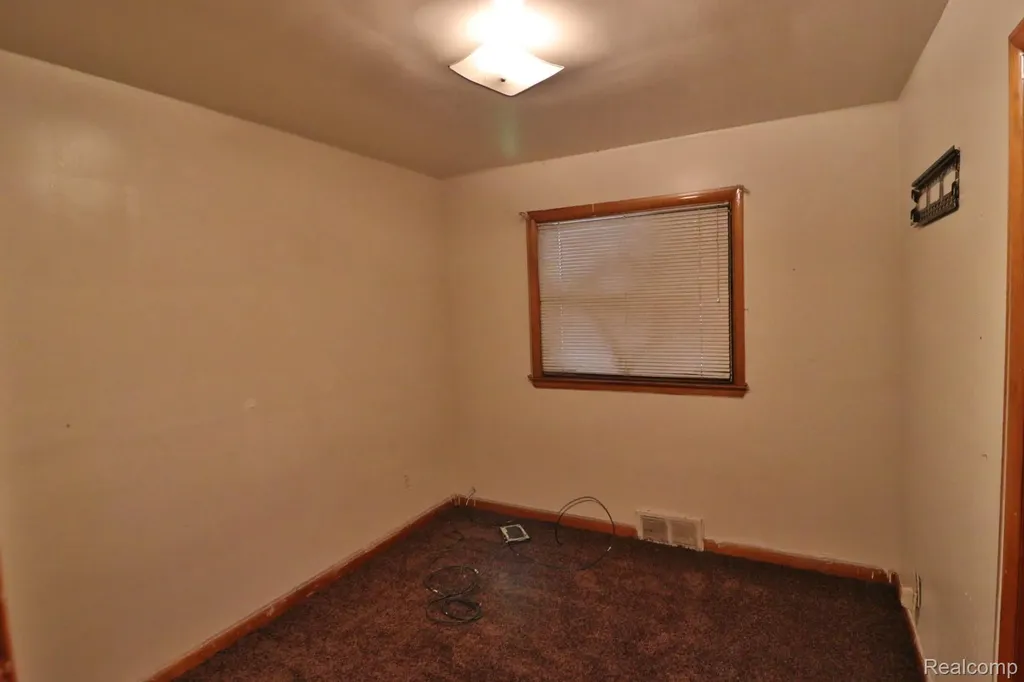 6474 Rosemont Avenue Detroit City MI 48228