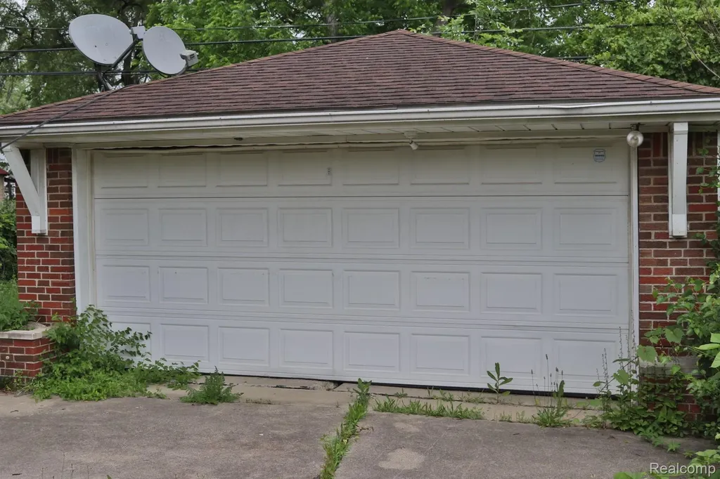 6474 Rosemont Avenue Detroit City MI 48228