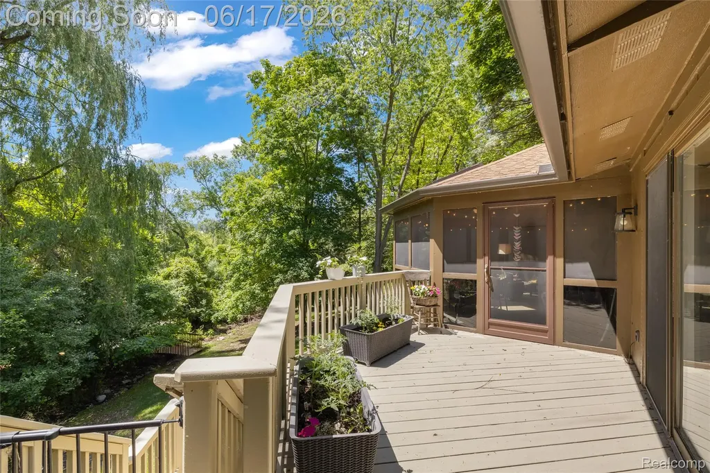 3709 Wabeek Lake Drive W Bloomfield Hills City MI 48302