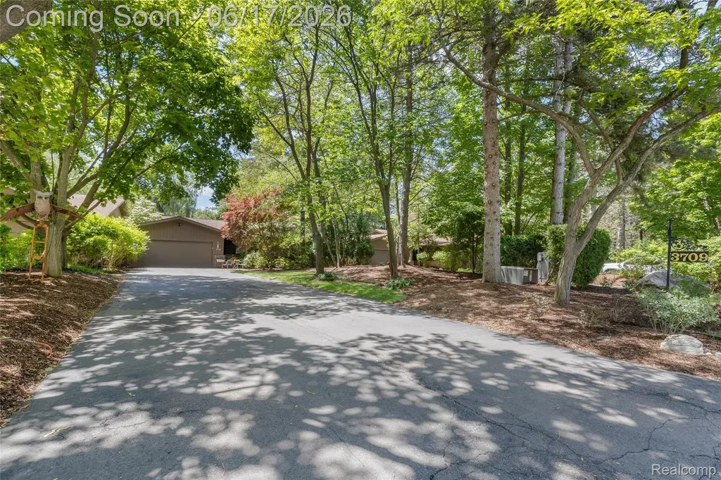 3709 Wabeek Lake Drive W Bloomfield Hills City MI 48302