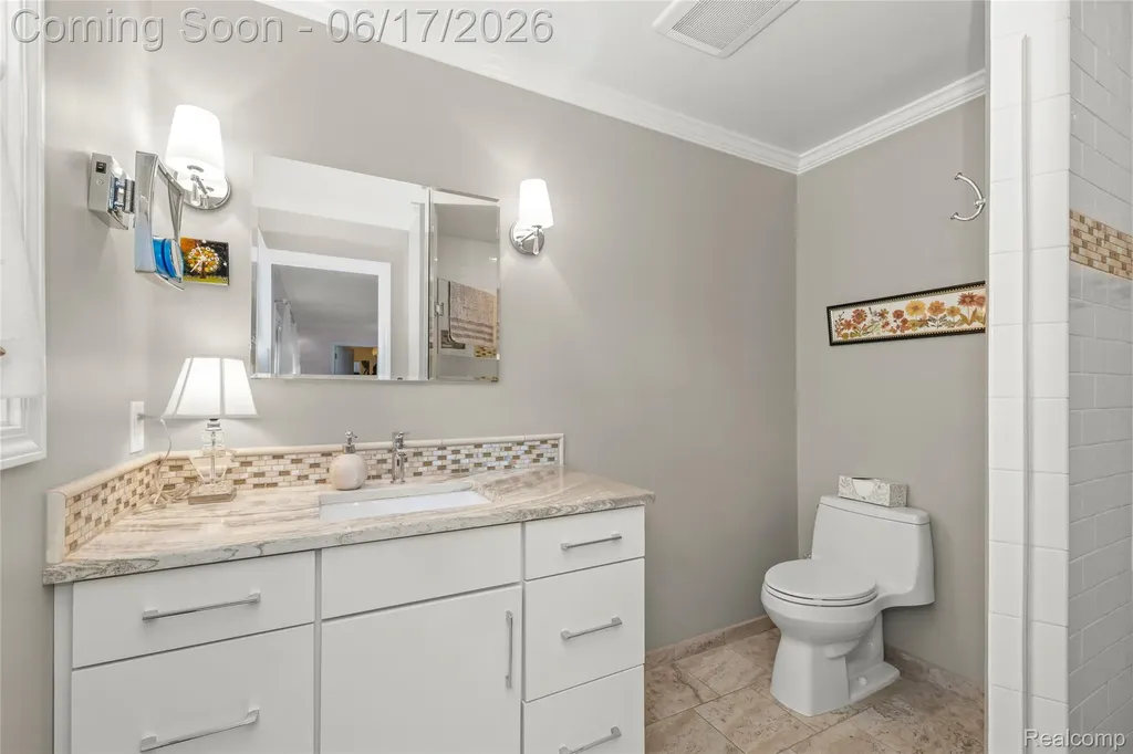 3709 Wabeek Lake Drive W Bloomfield Hills City MI 48302