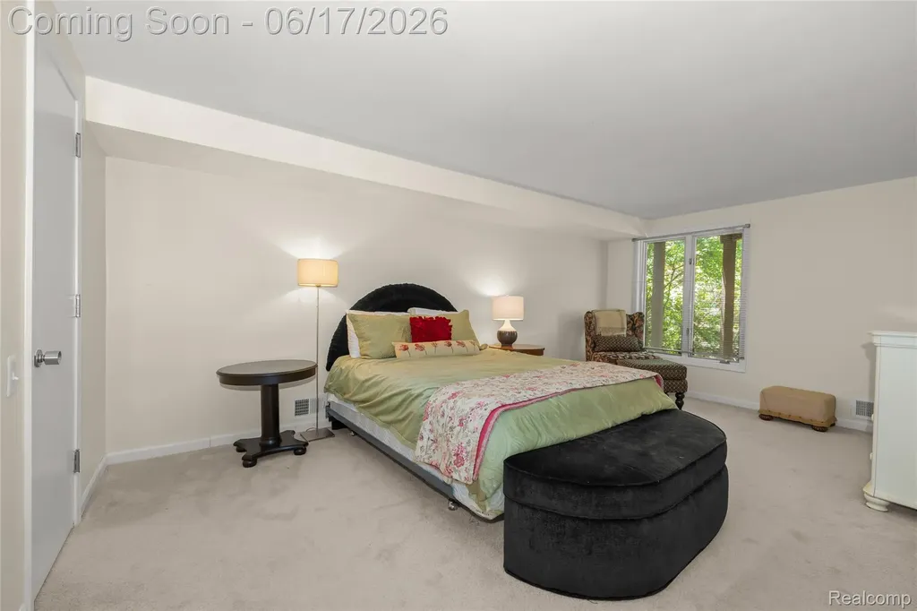 3709 Wabeek Lake Drive W Bloomfield Hills City MI 48302