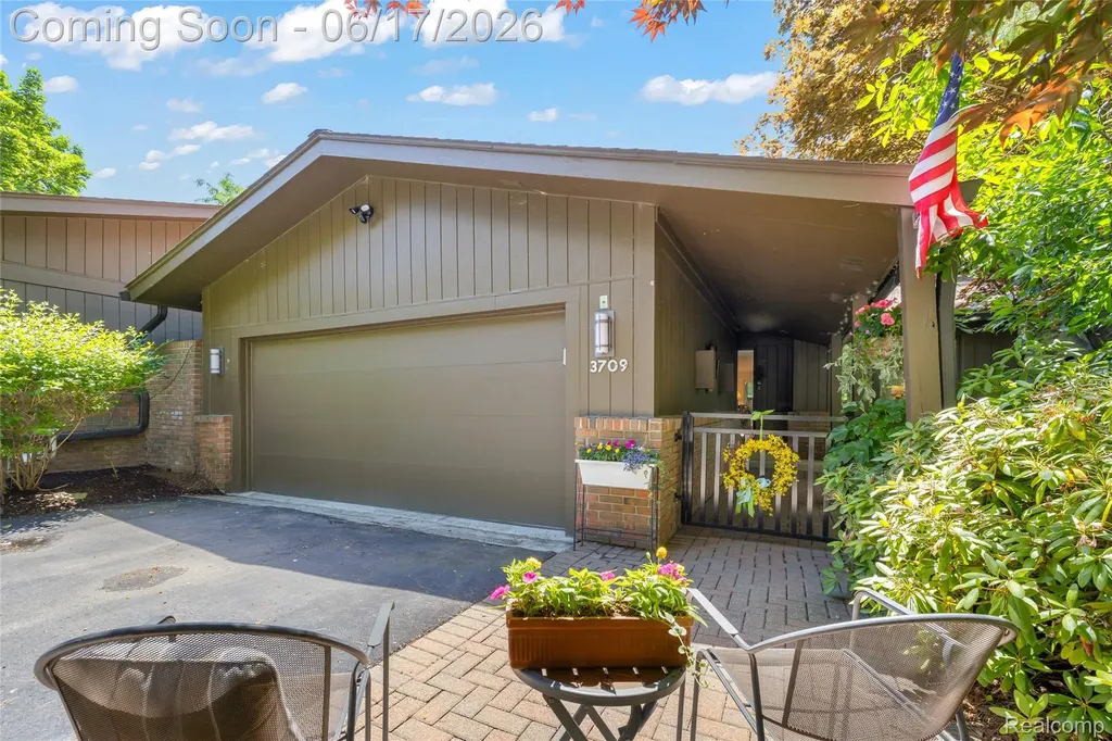 3709 Wabeek Lake Drive W Bloomfield Hills City MI 48302