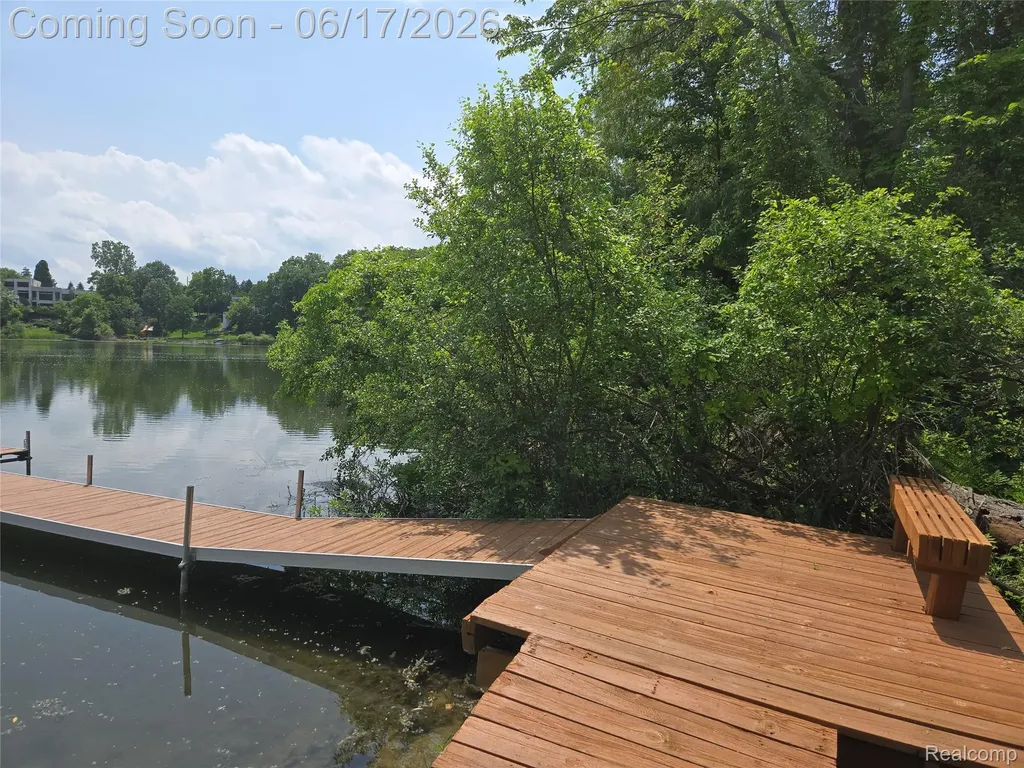 3709 Wabeek Lake Drive W Bloomfield Hills City MI 48302