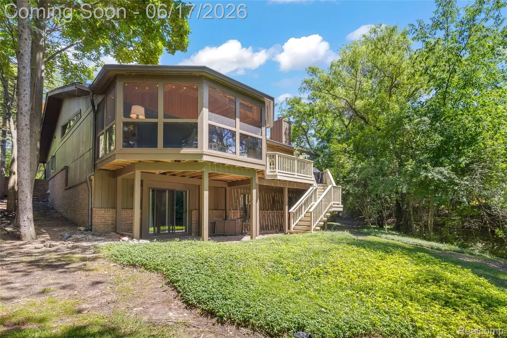 3709 Wabeek Lake Drive W Bloomfield Hills City MI 48302