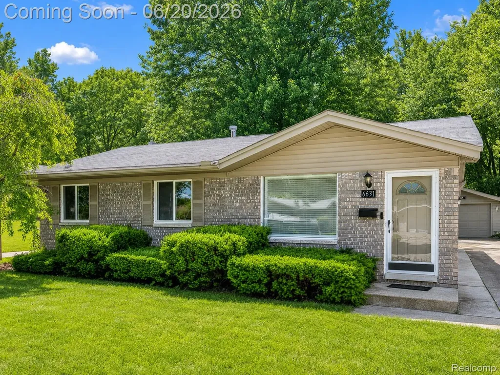 6631 Burnham Drive Canton Charter Township MI 48187