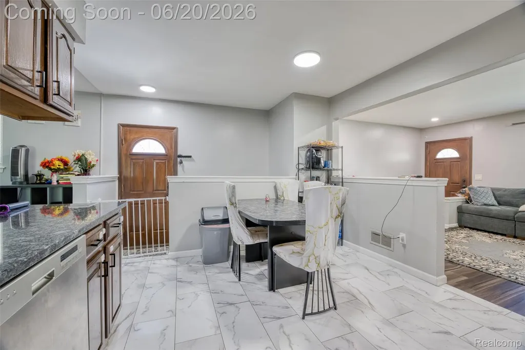 6631 Burnham Drive Canton Charter Township MI 48187