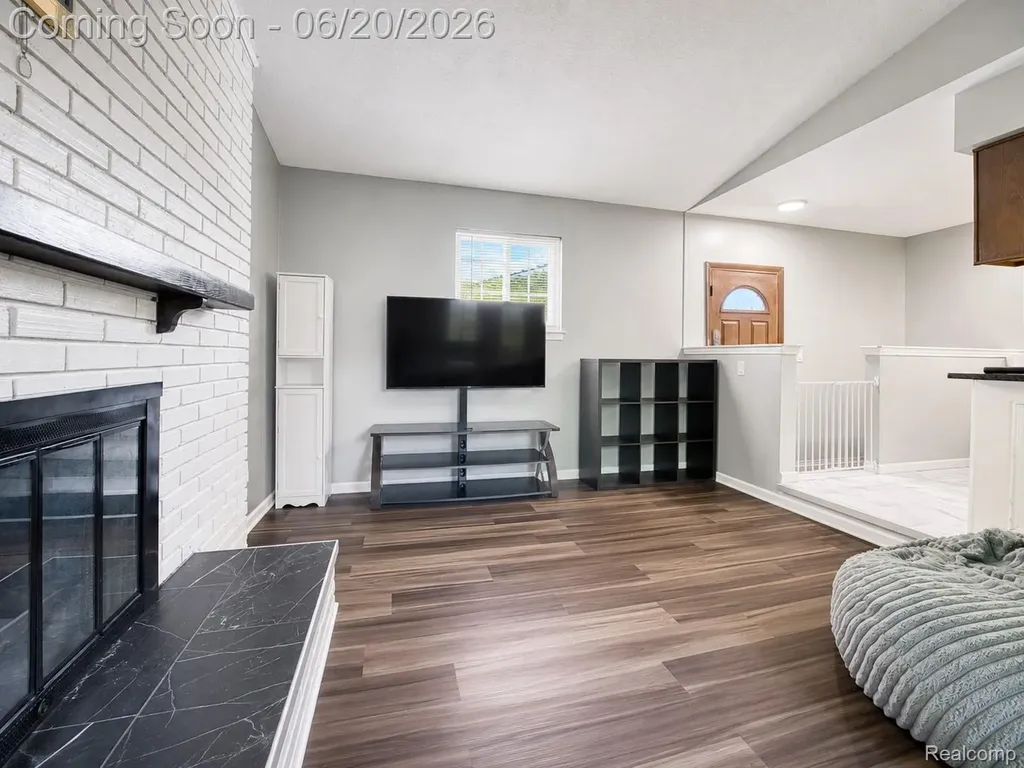 6631 Burnham Drive Canton Charter Township MI 48187