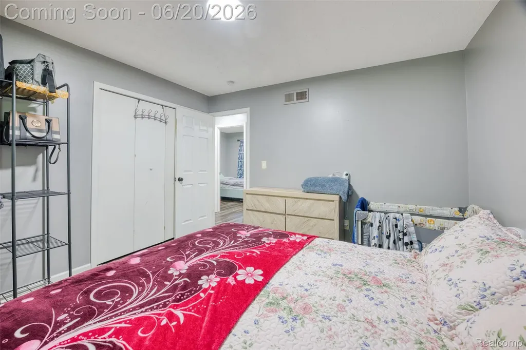 6631 Burnham Drive Canton Charter Township MI 48187