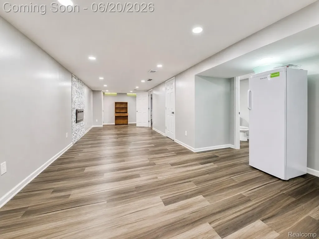 6631 Burnham Drive Canton Charter Township MI 48187
