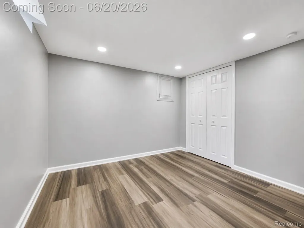 6631 Burnham Drive Canton Charter Township MI 48187