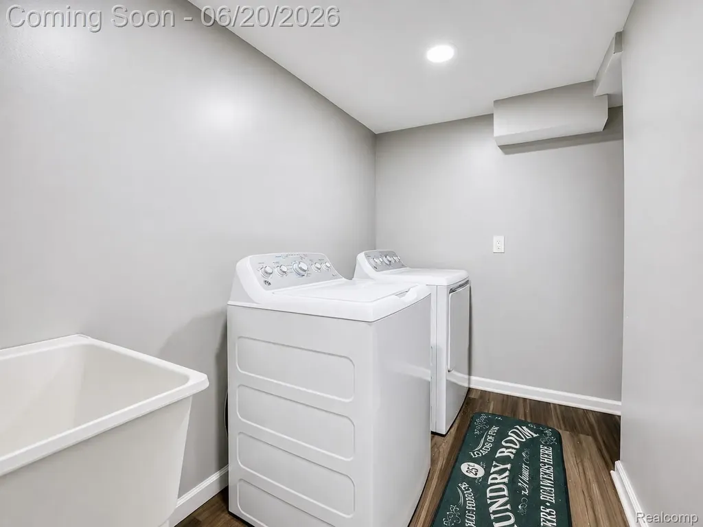 6631 Burnham Drive Canton Charter Township MI 48187
