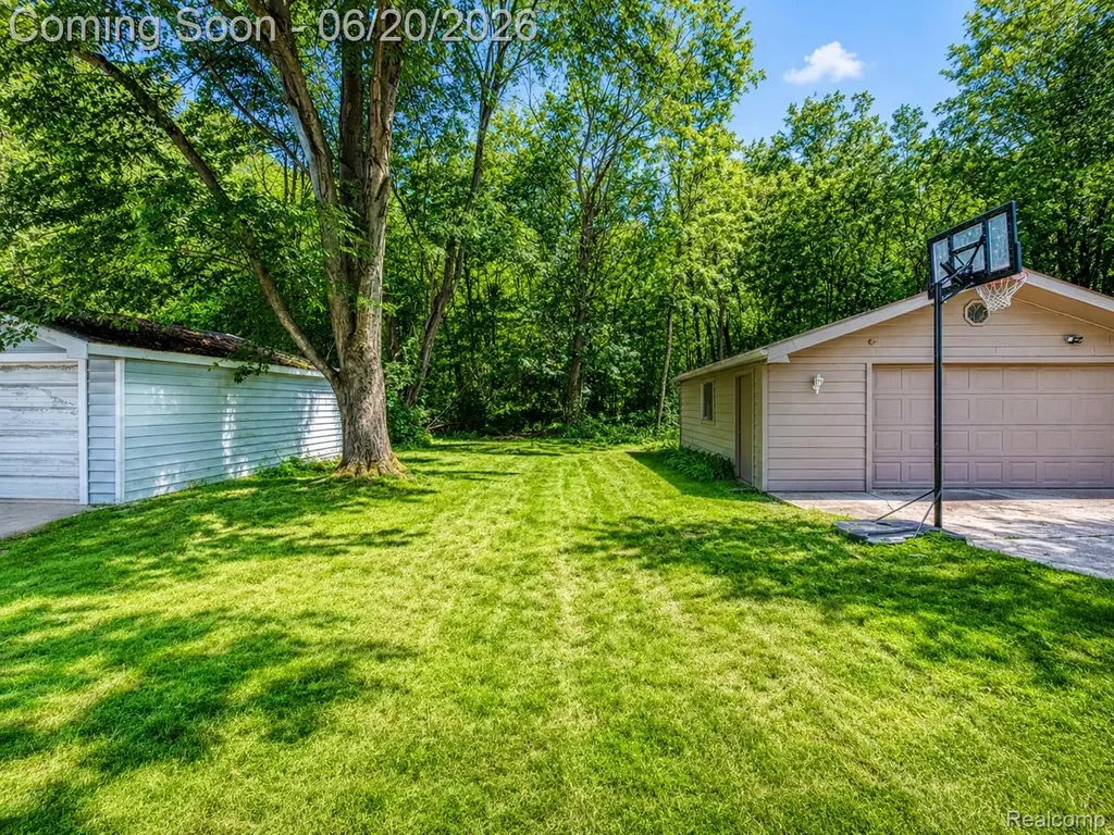 6631 Burnham Drive Canton Charter Township MI 48187