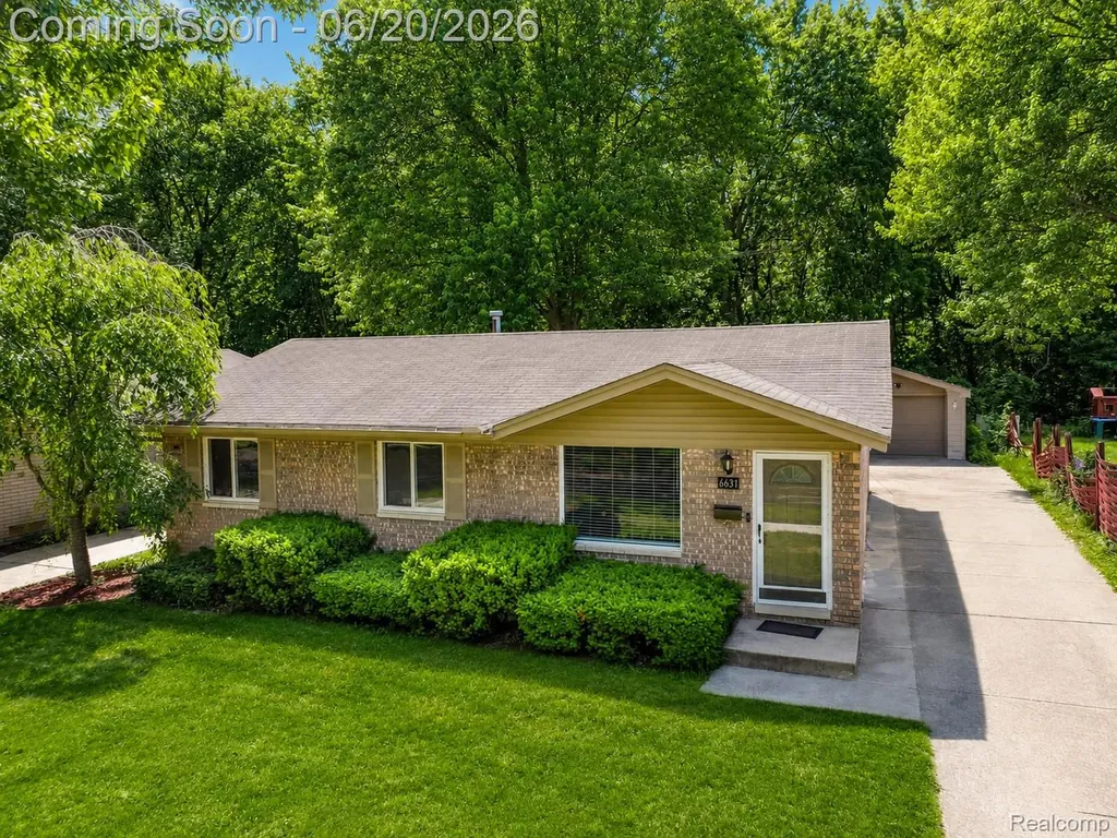 6631 Burnham Drive Canton Charter Township MI 48187