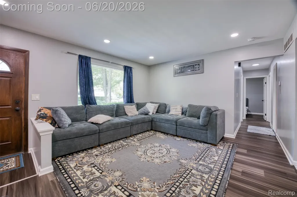 6631 Burnham Drive Canton Charter Township MI 48187