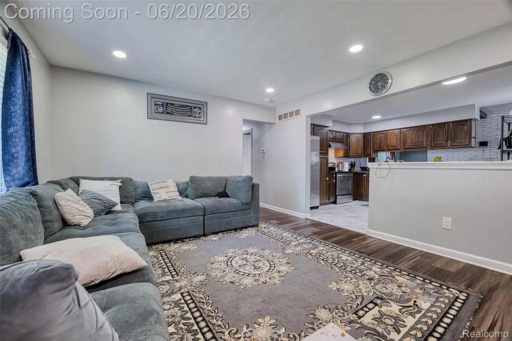 6631 Burnham Drive Canton Charter Township MI 48187
