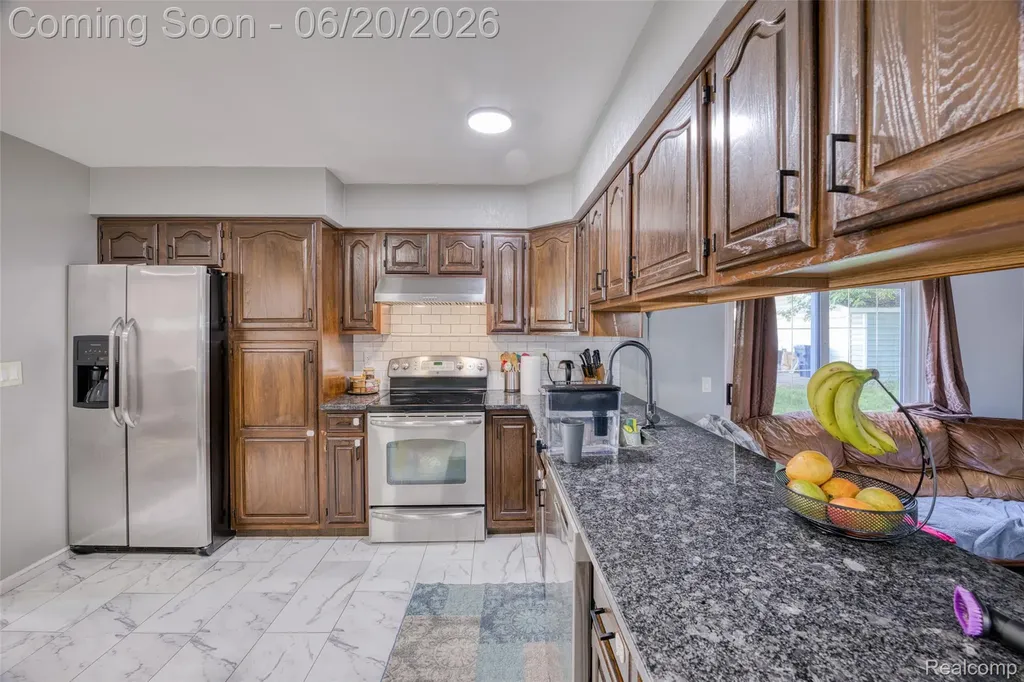 6631 Burnham Drive Canton Charter Township MI 48187