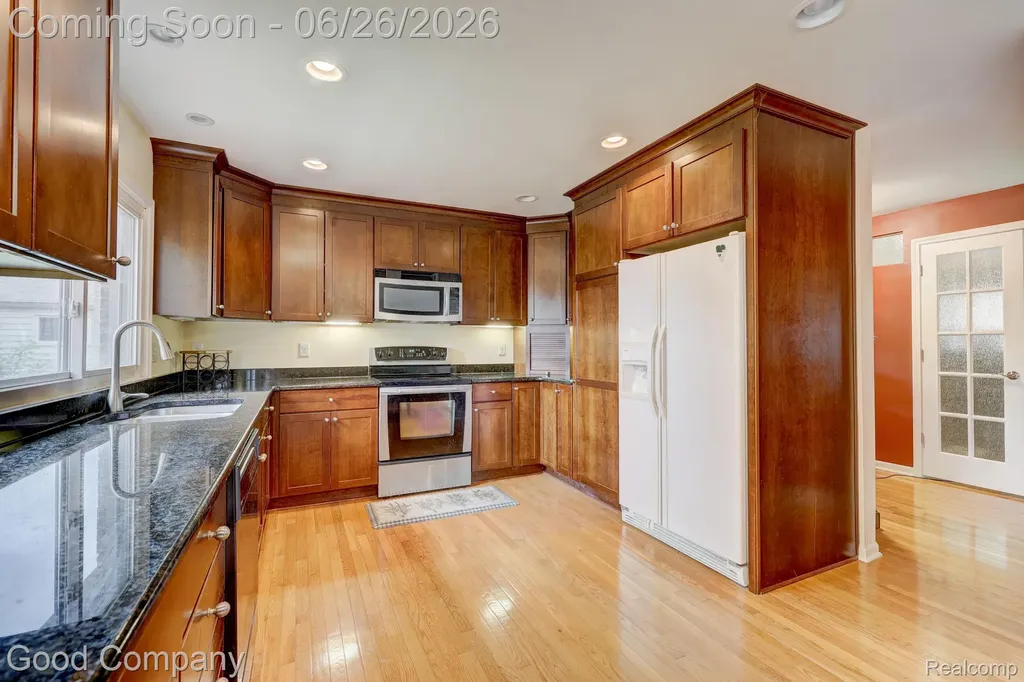 35868 Smithfield Court Farmington City MI 48335