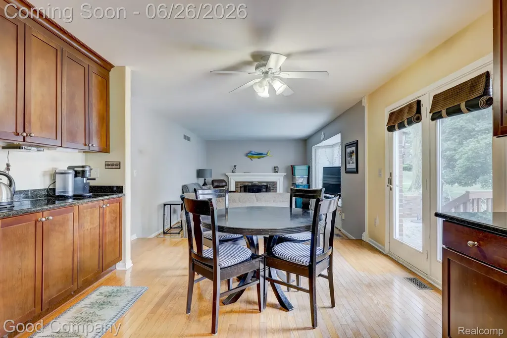 35868 Smithfield Court Farmington City MI 48335
