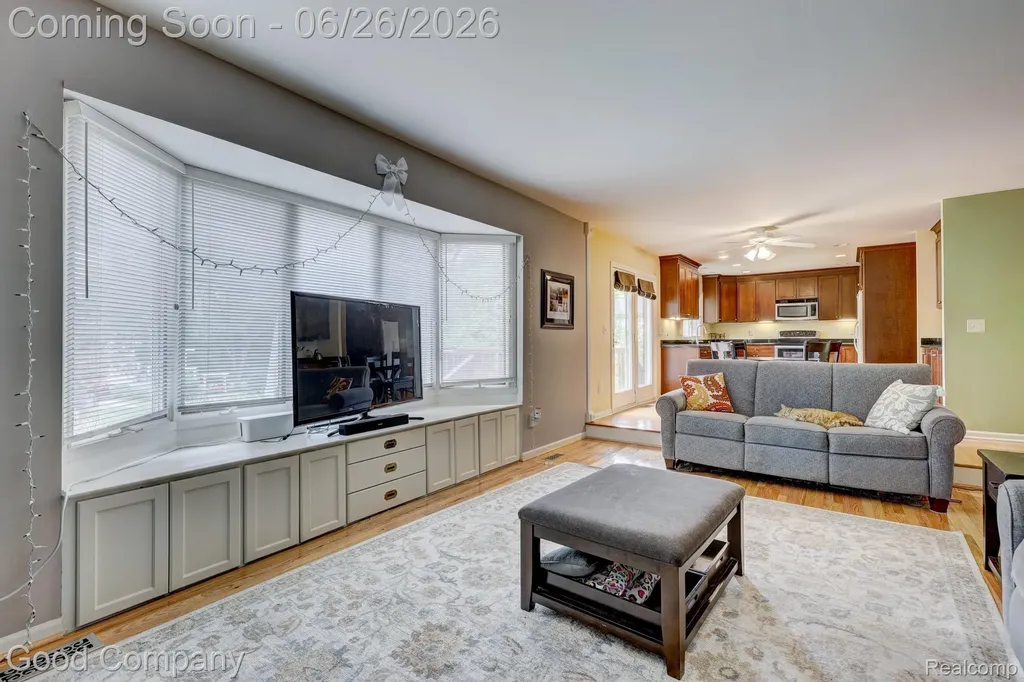 35868 Smithfield Court Farmington City MI 48335