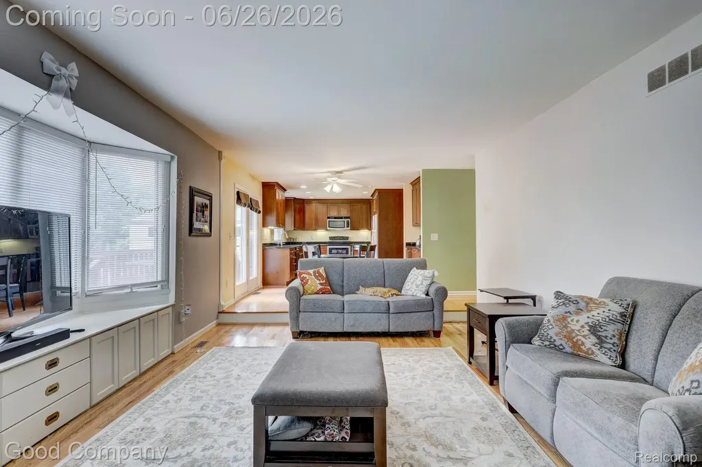 35868 Smithfield Court Farmington City MI 48335