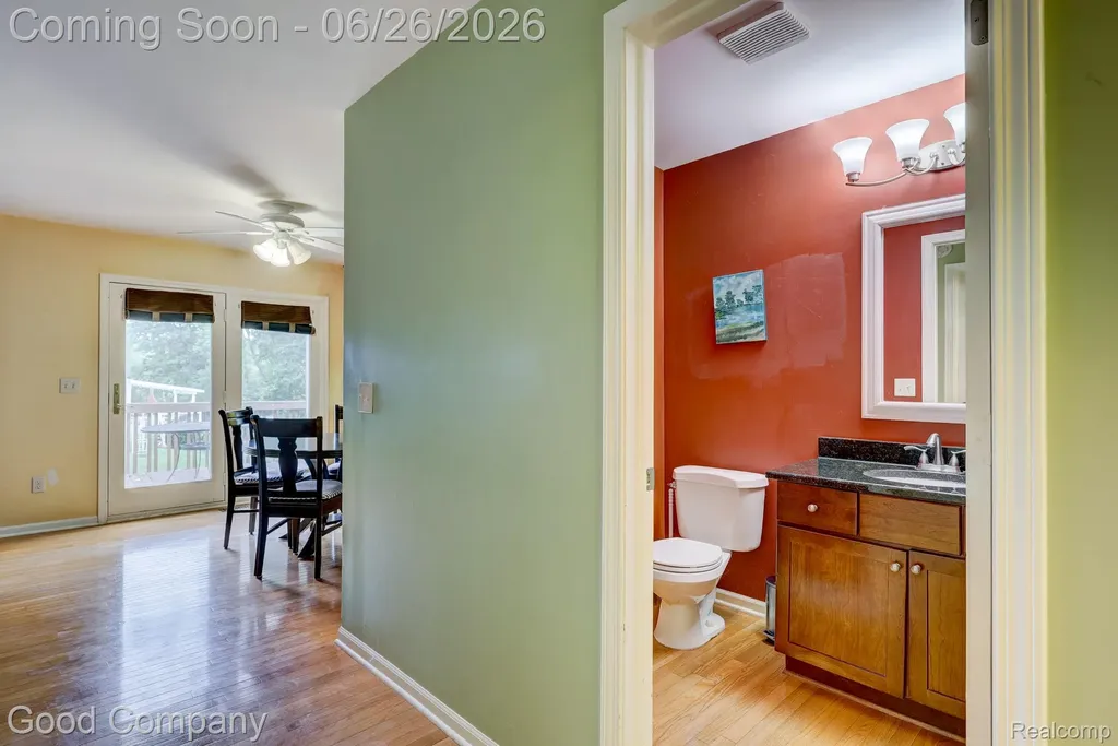 35868 Smithfield Court Farmington City MI 48335