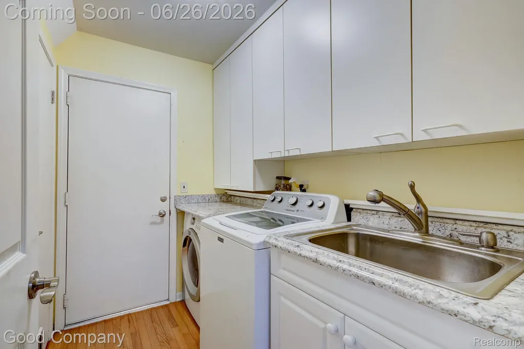 35868 Smithfield Court Farmington City MI 48335