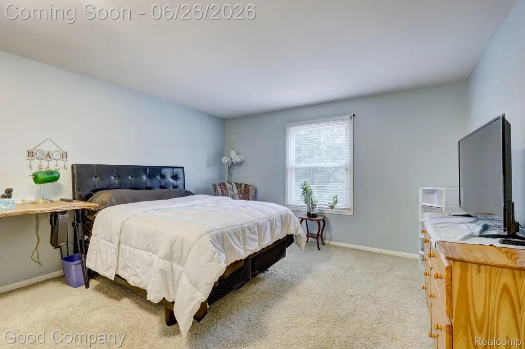 35868 Smithfield Court Farmington City MI 48335