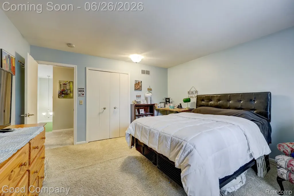35868 Smithfield Court Farmington City MI 48335