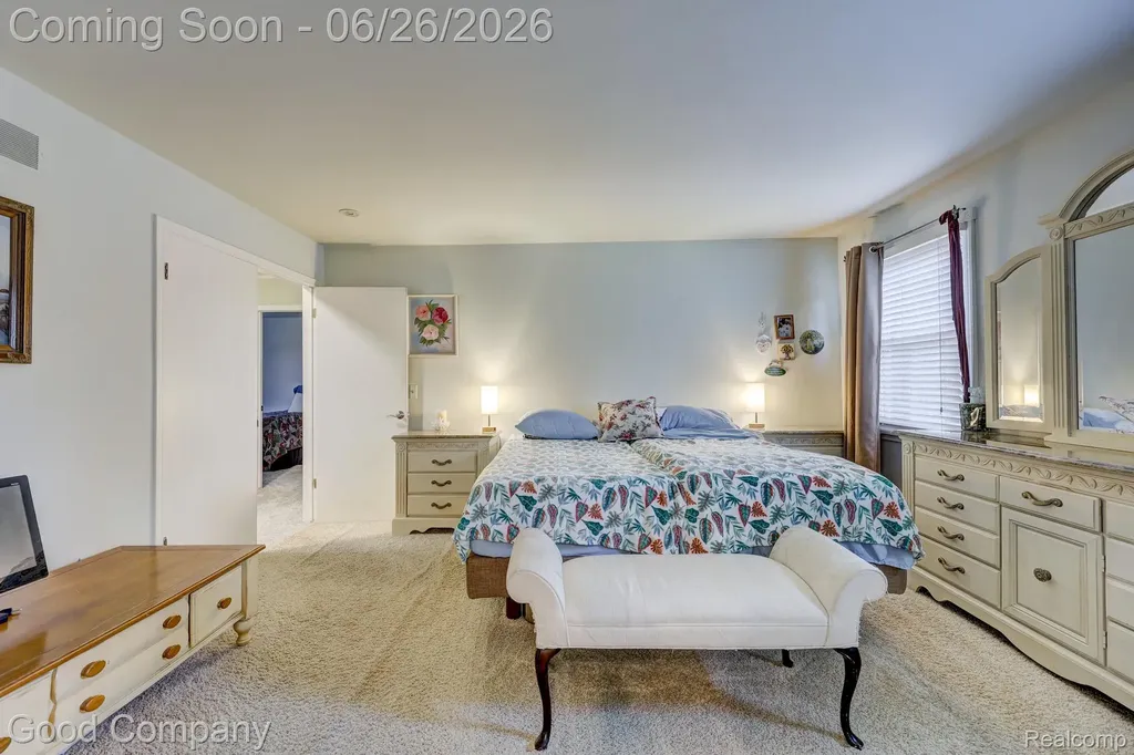 35868 Smithfield Court Farmington City MI 48335