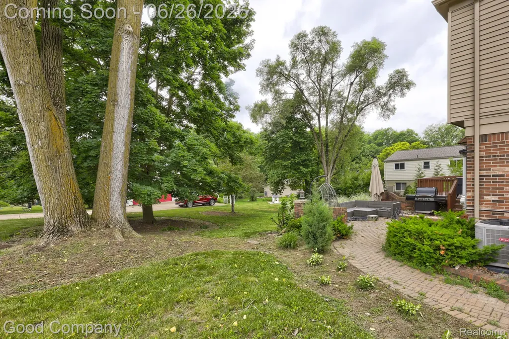 35868 Smithfield Court Farmington City MI 48335