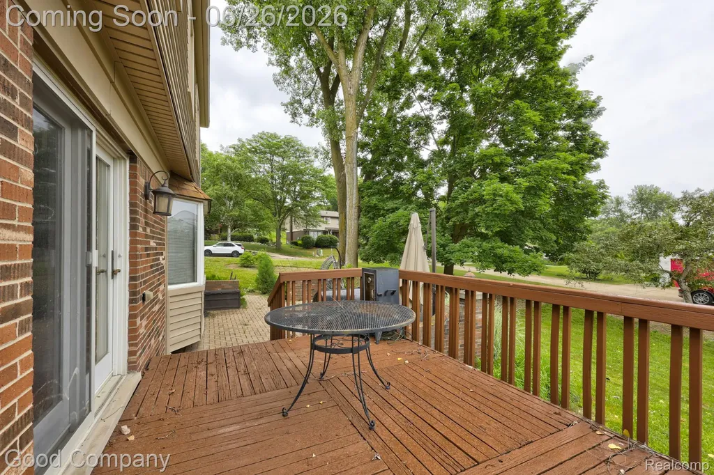 35868 Smithfield Court Farmington City MI 48335